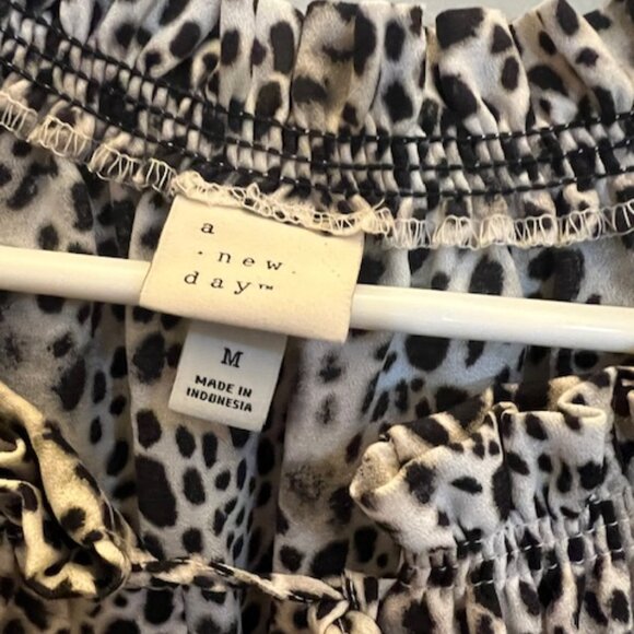 A New Day Leopard Print Blouse, Size M, Like New - Picture 5 of 9